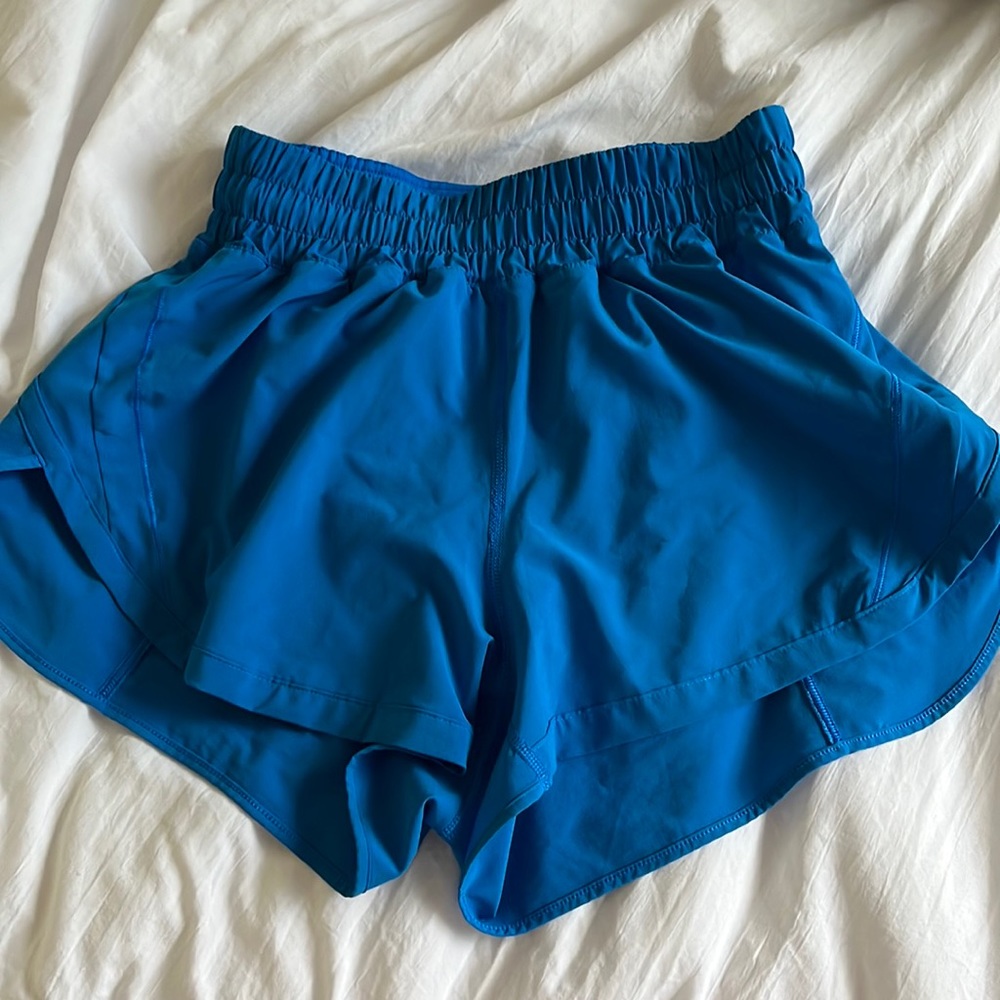 Track That High Rise Lululemon shorts, size 8